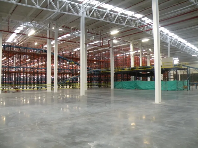 Racks selectivos en centro de distribución