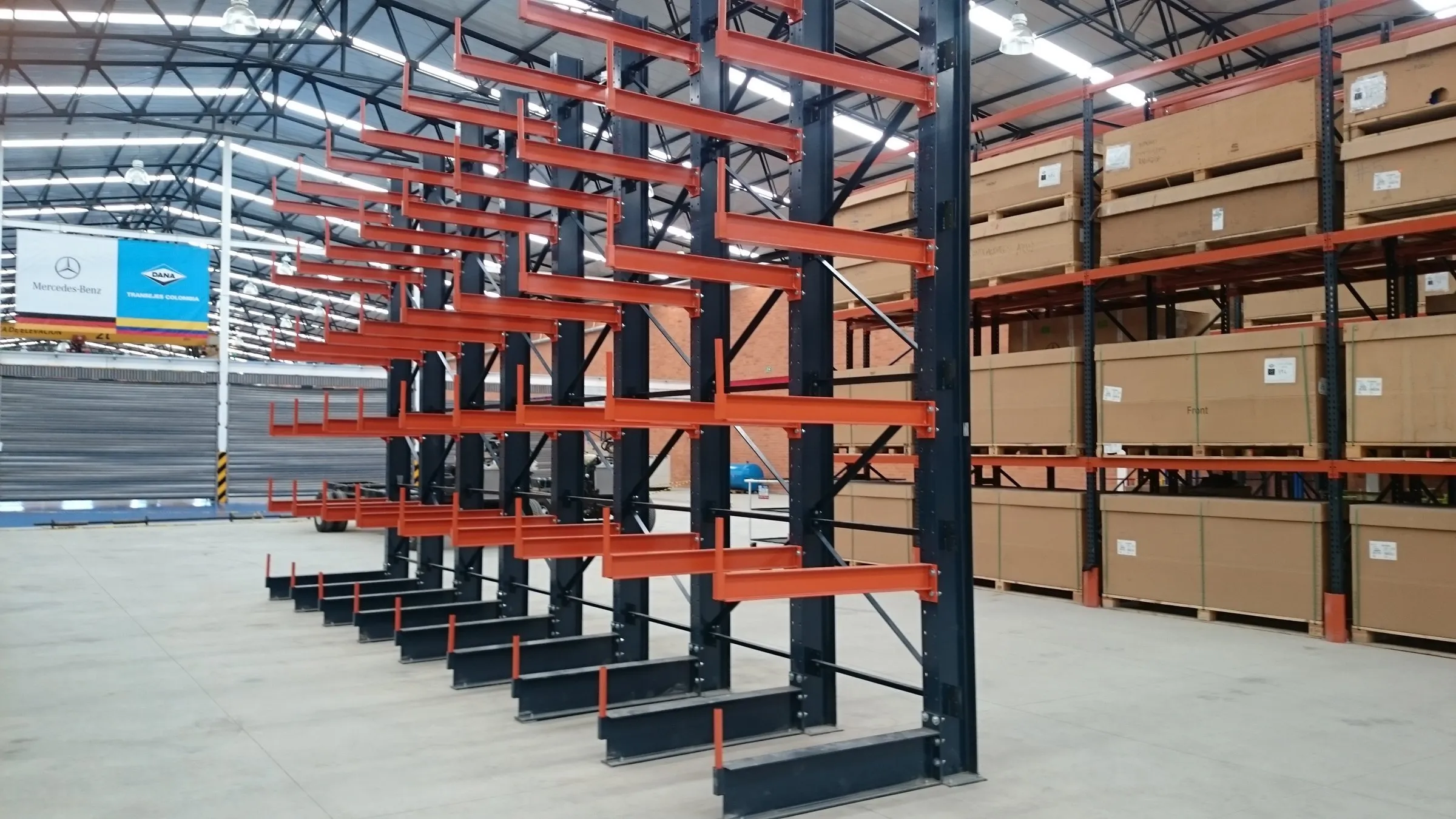 Rack cantilever
